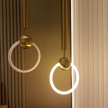 Závesná lampa Lino